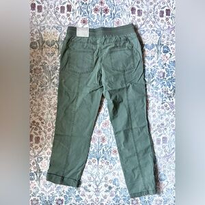 NWT! Woman’s Natural Reflections Sage Green Trousers